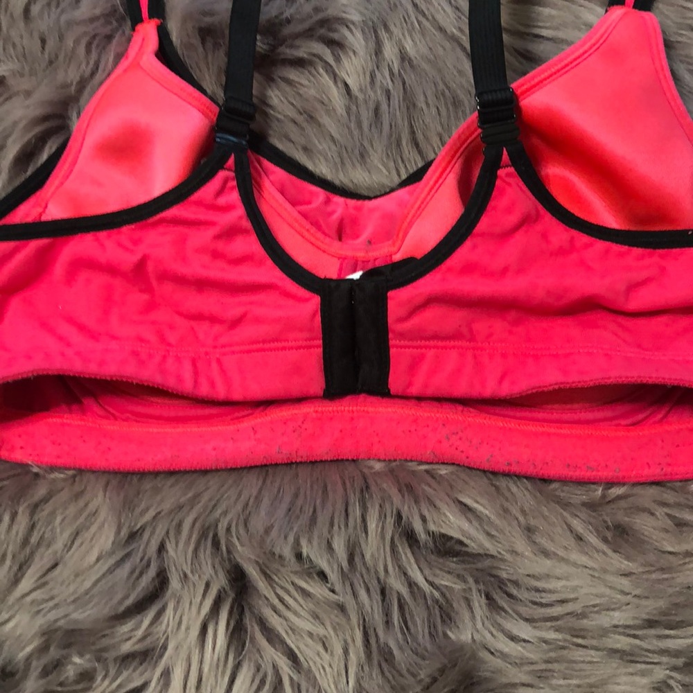 VS Sports Bra - Picture 5 of 5